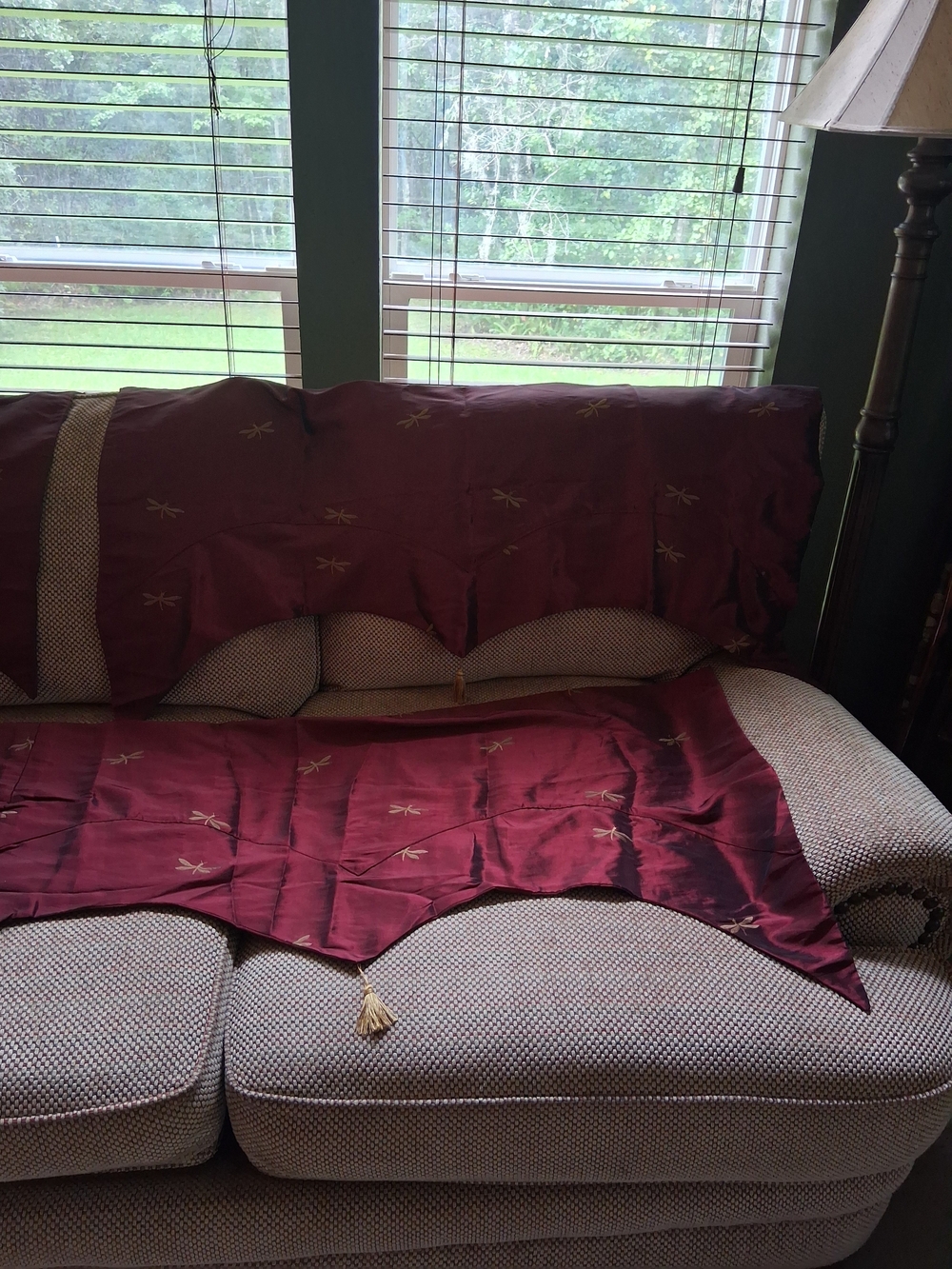 Deep Wine Valances with Gold 💛Dragonfly Accents & Tassels - Picture 2 of 16